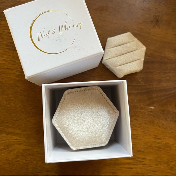 NIB! Velvet Ring Box Wedding Day | 2-in-1 Elegant Champagne Engagement Ring Box - Picture 11 of 14